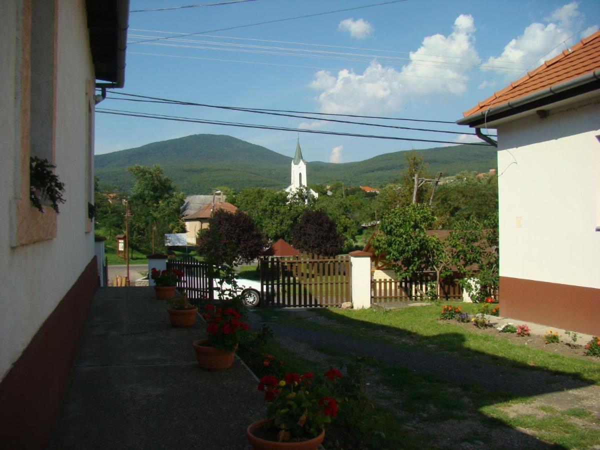 Zöldkapus Vendégház Fony Exterior foto